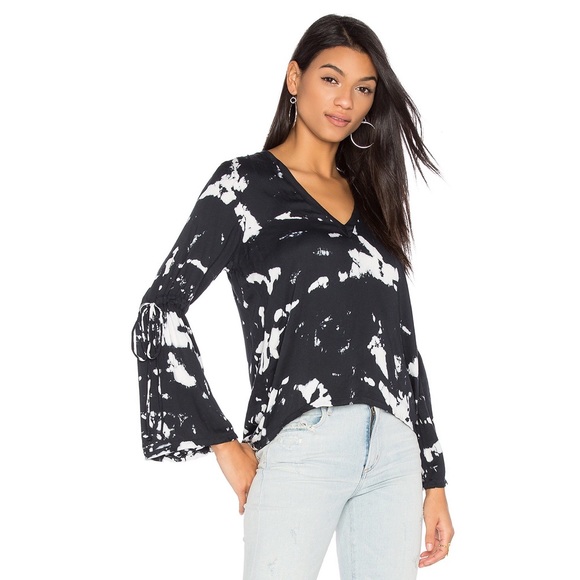 Feel the Piece Tops - Feel the Piece Nadja Bell Sleeve Top